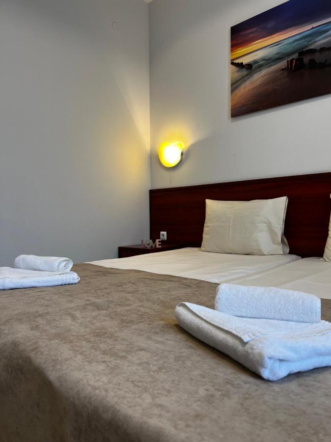 Hotel Central Balchik Ngoại thất bức ảnh