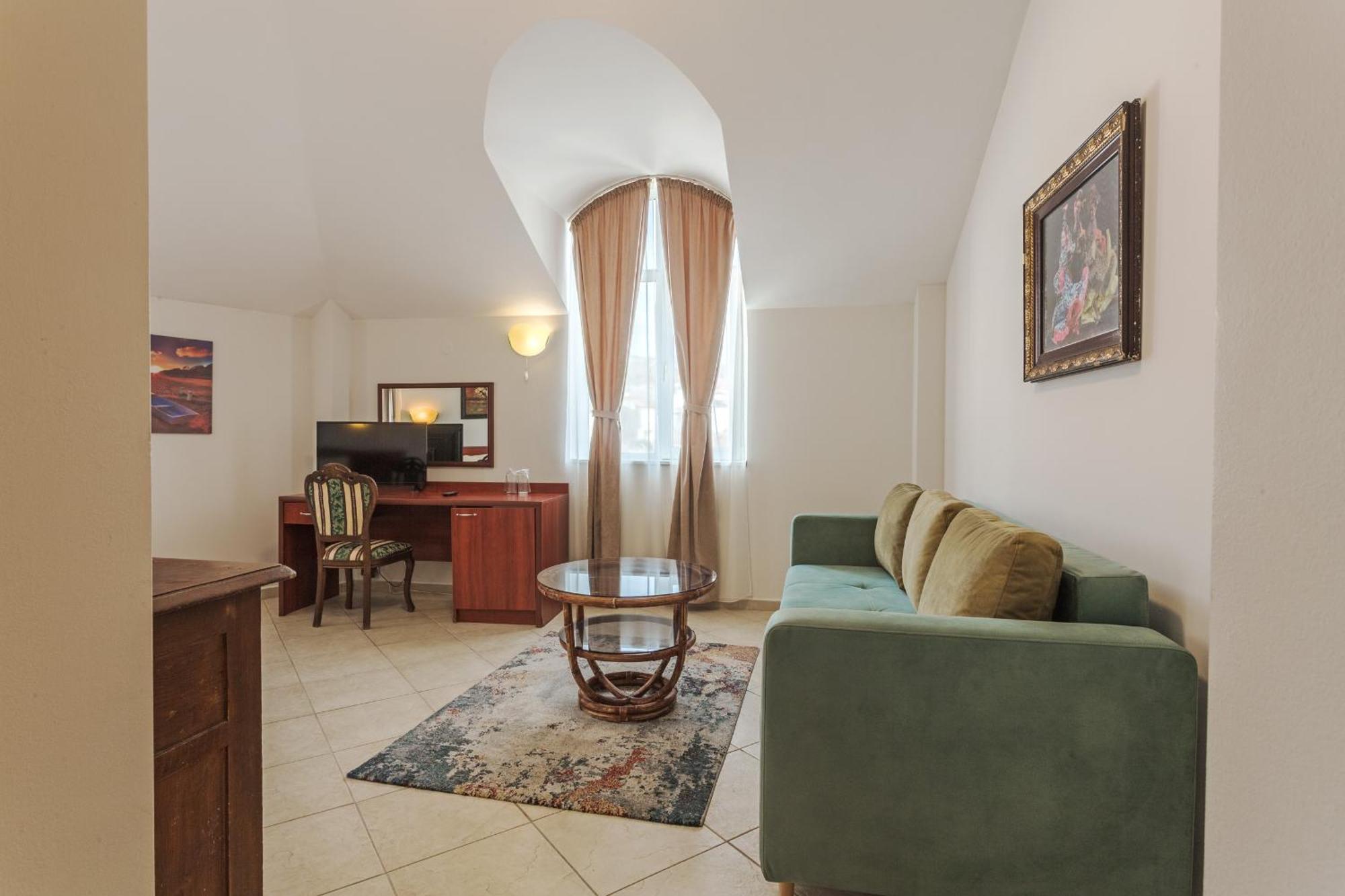 Hotel Central Balchik Ngoại thất bức ảnh